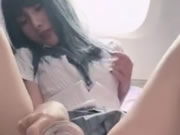 淫女在飛機上露出手淫